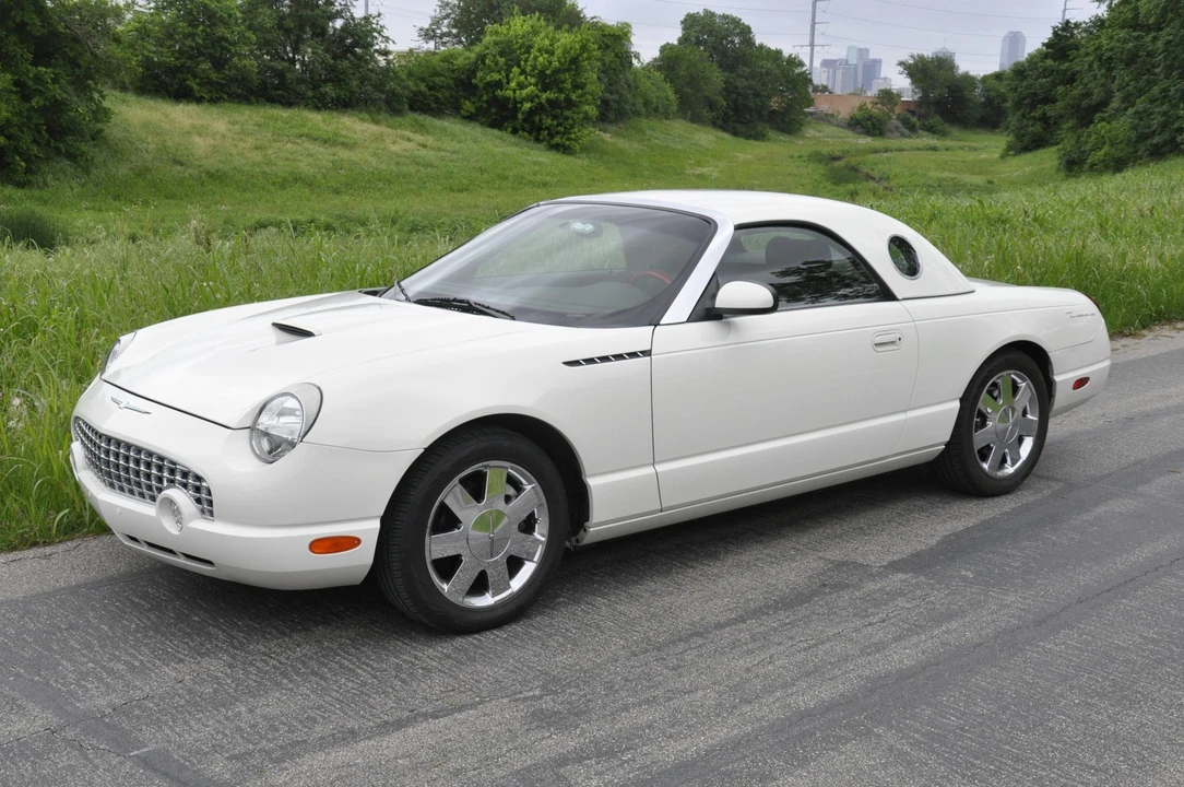 2002 Ford Thunderbird 11th Gen - Image 13 of 31