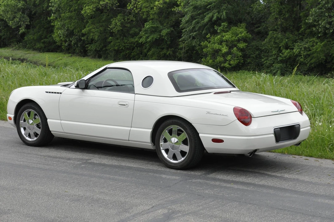2002 Ford Thunderbird 11th Gen - Image 15 of 31