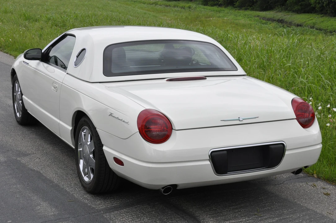 2002 Ford Thunderbird 11th Gen - Image 16 of 31