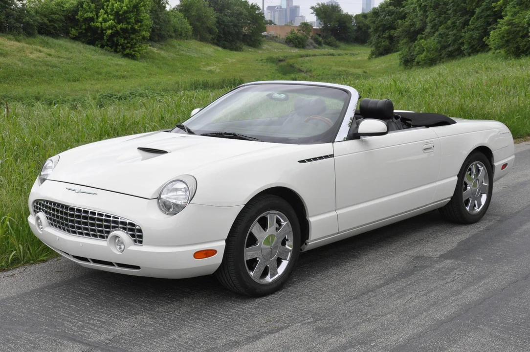 2002 Ford Thunderbird 11th Gen - Image 3 of 31