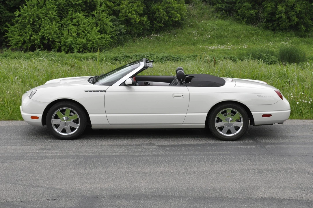 2002 Ford Thunderbird 11th Gen - Image 4 of 31