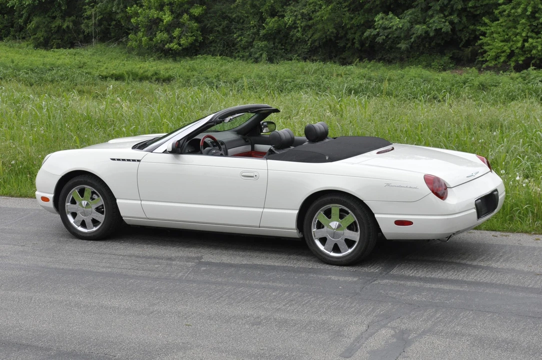 2002 Ford Thunderbird 11th Gen - Image 5 of 31