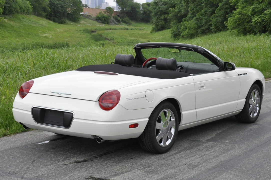 2002 Ford Thunderbird 11th Gen - Image 9 of 31