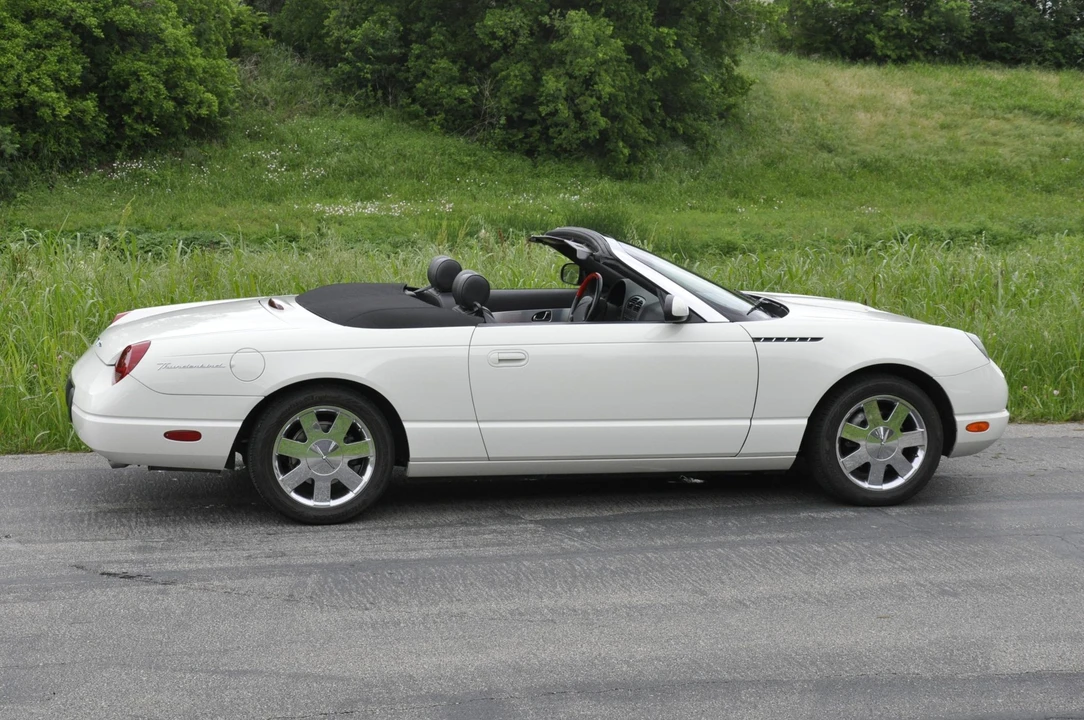 2002 Ford Thunderbird 11th Gen - Image 10 of 31