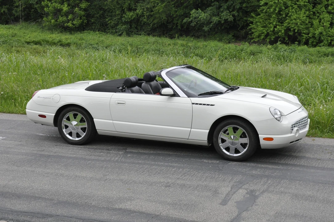 2002 Ford Thunderbird 11th Gen - Image 11 of 31