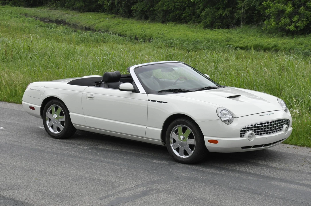 2002 Ford Thunderbird 11th Gen - Image 12 of 31