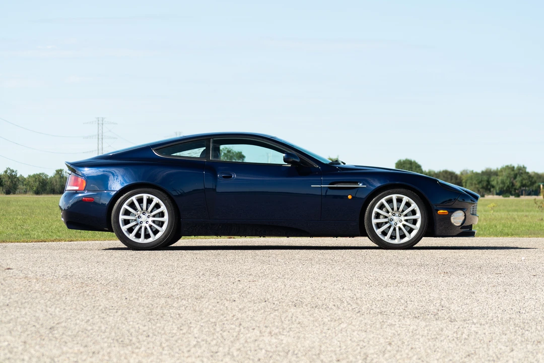 2003 Aston Martin Vanquish 1st Gen - Image 11 of 31