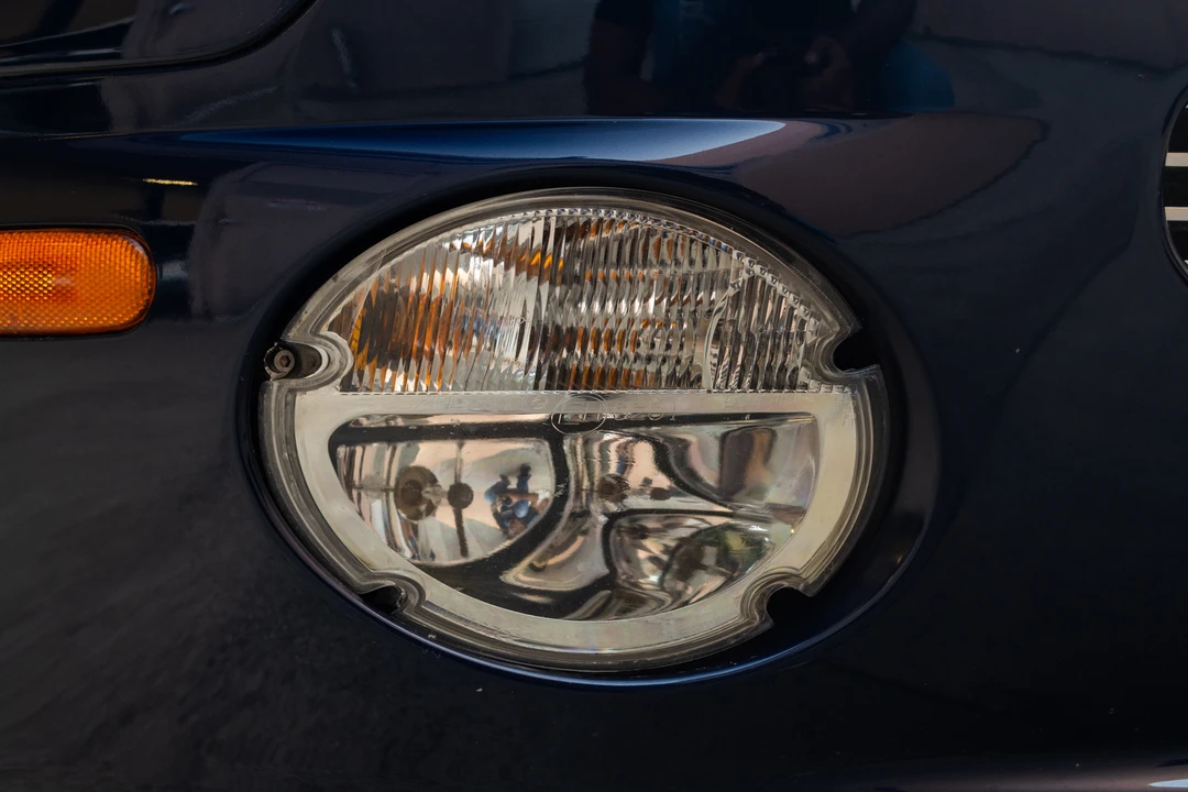 2003 Aston Martin Vanquish 1st Gen - Image 26 of 31