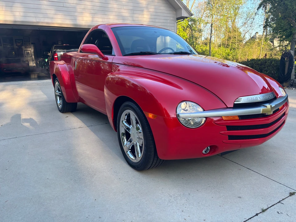 2003 Chevrolet SSR - Image 3 of 31