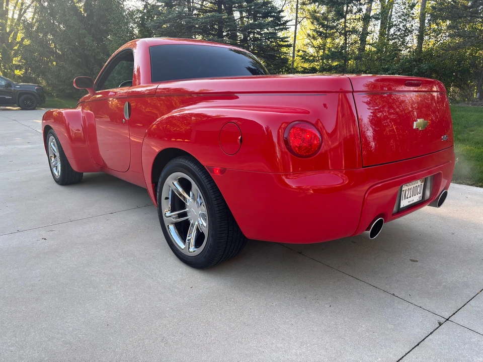 2003 Chevrolet SSR - Image 7 of 31