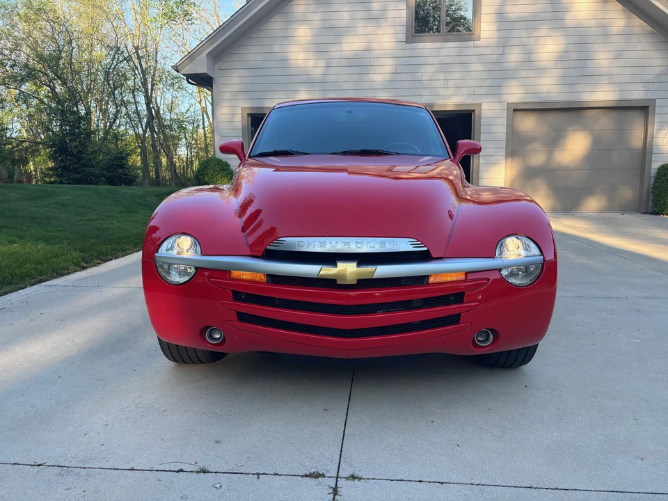 2003 Chevrolet SSR - Image 2 of 31