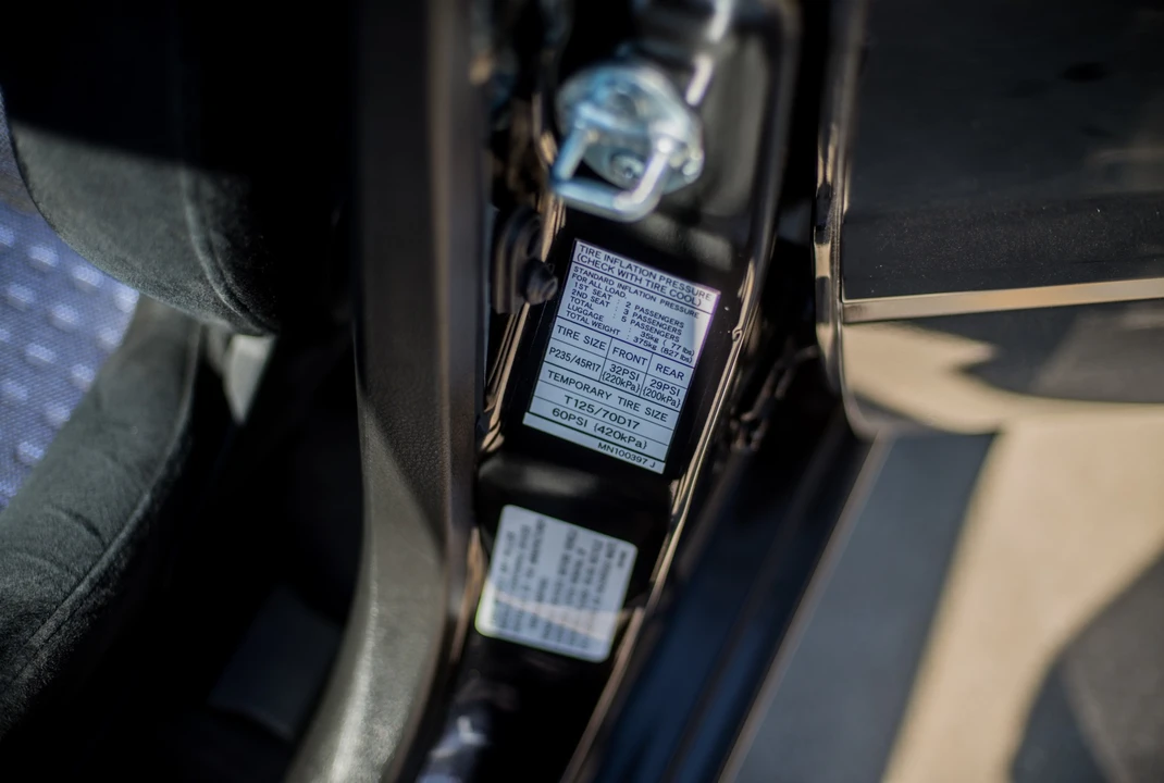 2003 Mitsubishi Lancer Evolution VIII 7th Gen - Image 27 of 31