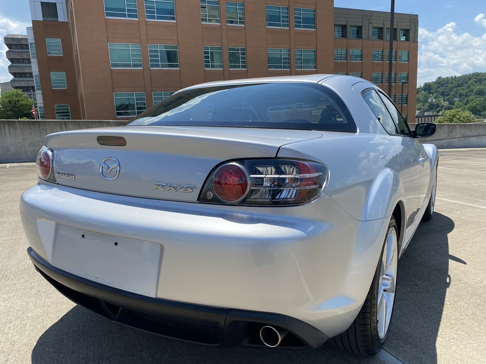 2004 Mazda RX-8 1st Gen - Image 27 of 31