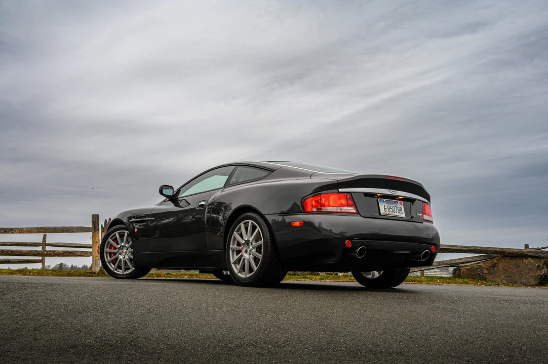 2005 Aston Martin Vanquish 1st Gen - Image 10 of 31