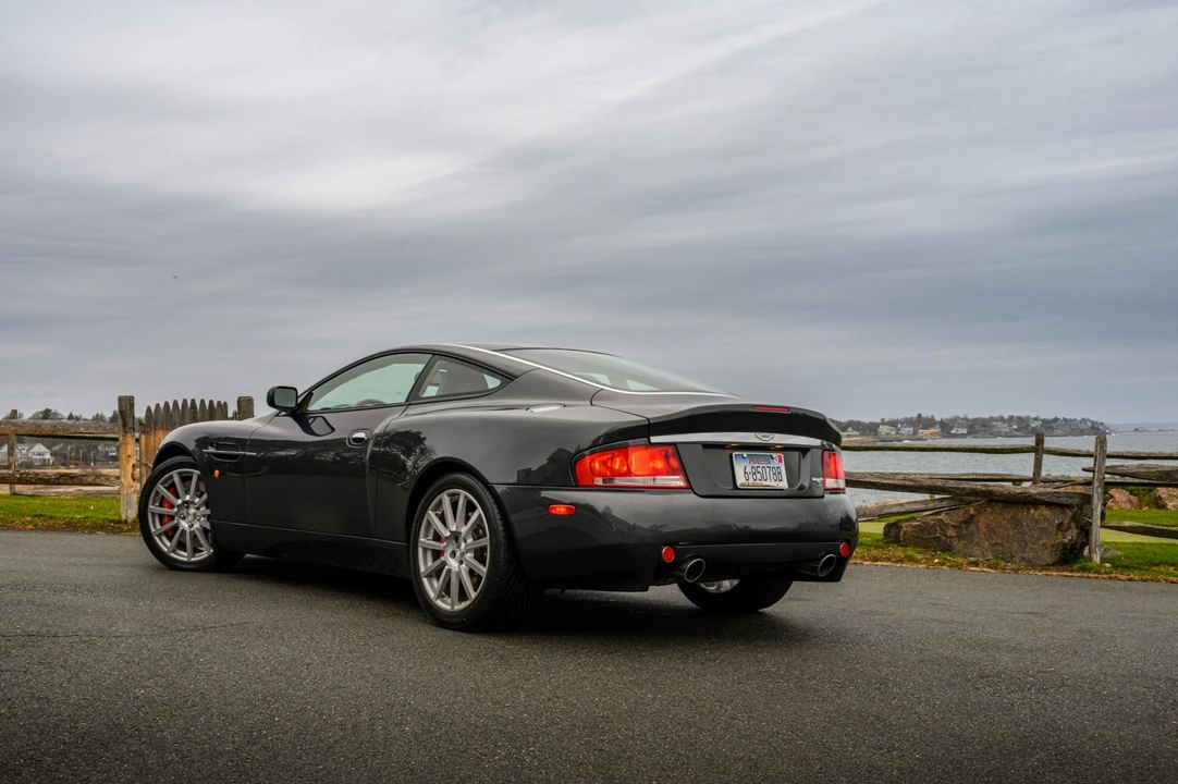 2005 Aston Martin Vanquish 1st Gen - Image 11 of 31