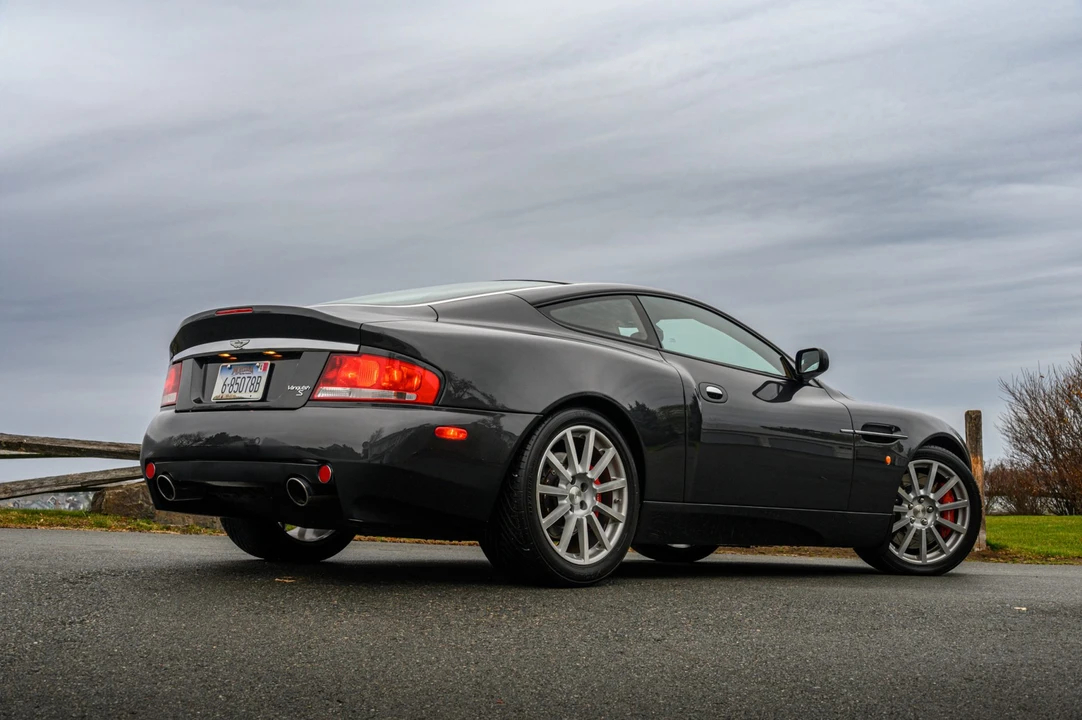 2005 Aston Martin Vanquish 1st Gen - Image 19 of 31