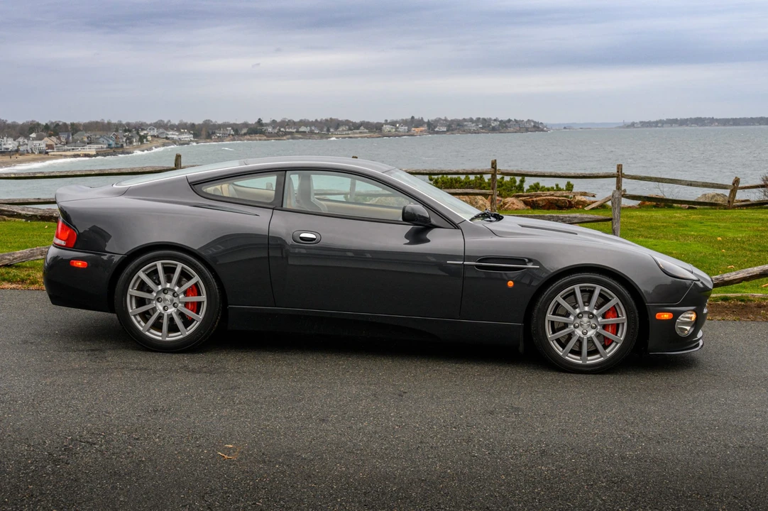 2005 Aston Martin Vanquish 1st Gen - Image 25 of 31