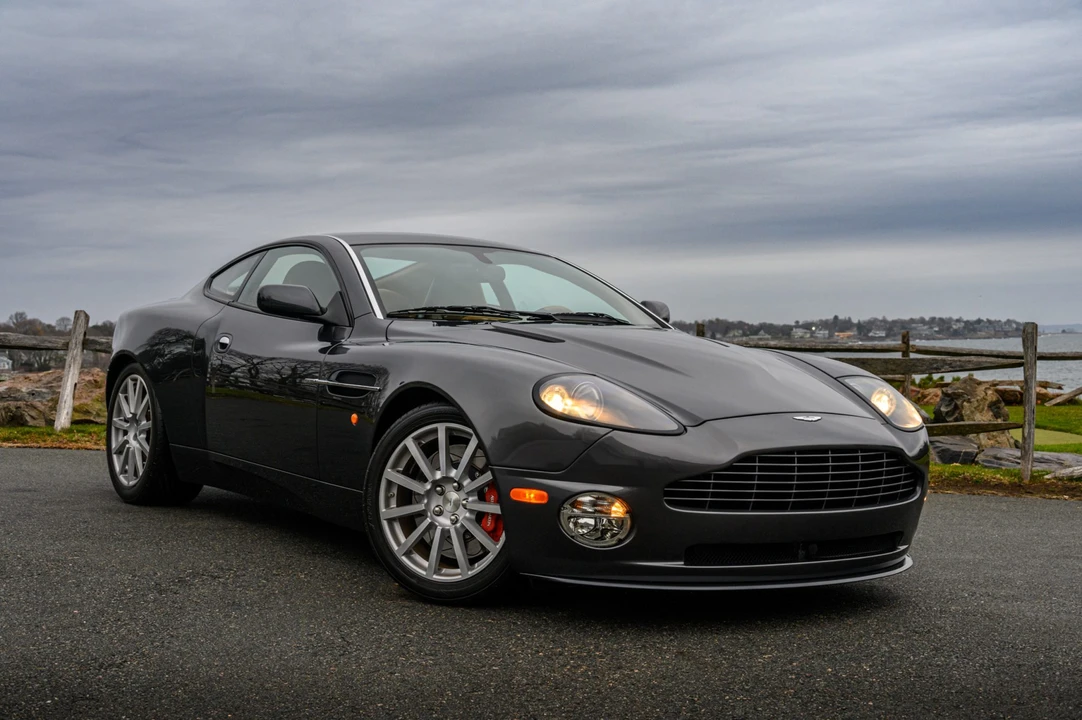 2005 Aston Martin Vanquish 1st Gen - Image 28 of 31