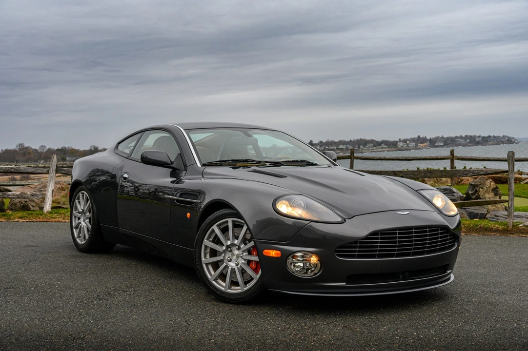 2005 Aston Martin Vanquish 1st Gen - Image 29 of 31