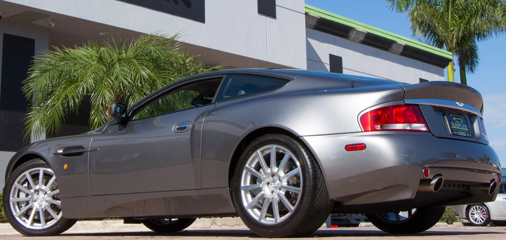 2005 Aston Martin Vanquish 1st Gen - Image 11 of 31