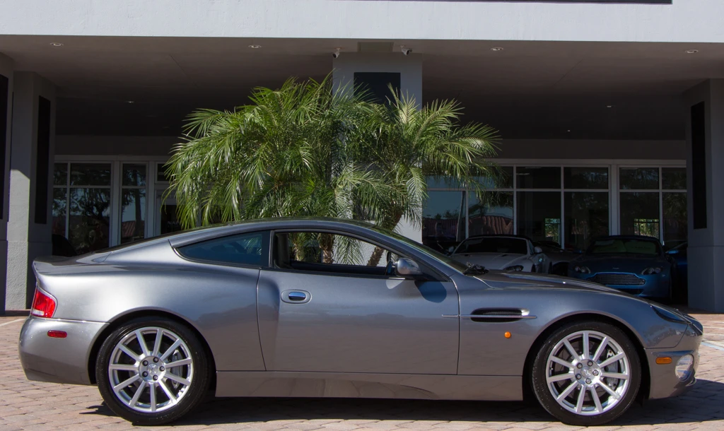 2005 Aston Martin Vanquish 1st Gen - Image 23 of 31