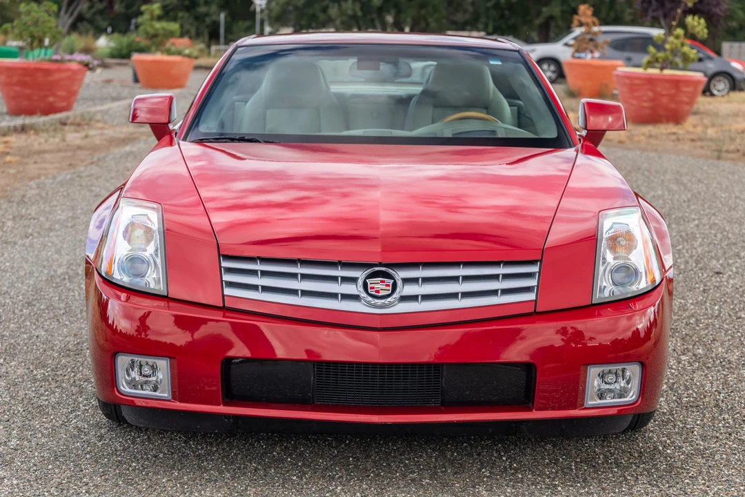 2005 Cadillac XLR - Image 9 of 31