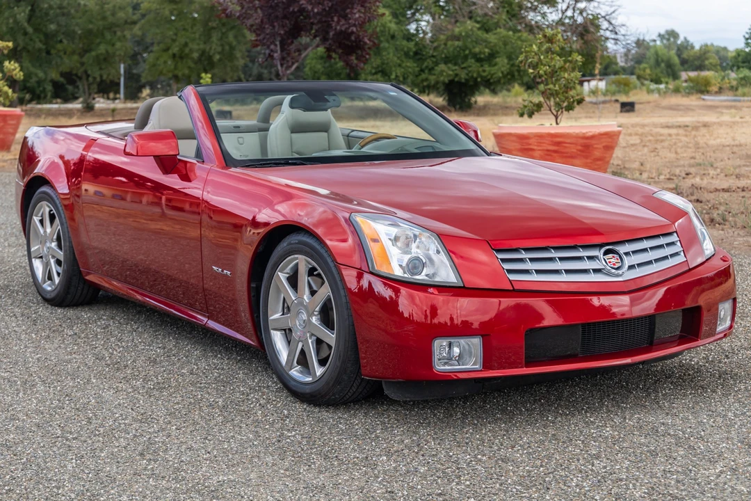2005 Cadillac XLR - Image 8 of 31