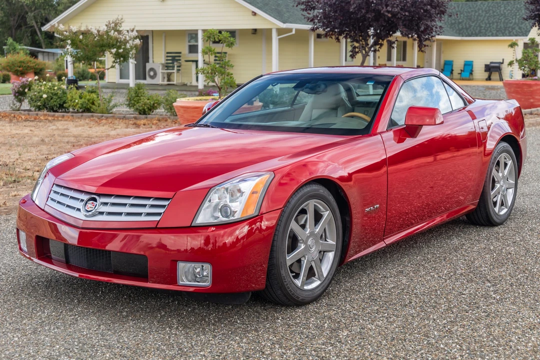 2005 Cadillac XLR - Image 10 of 31