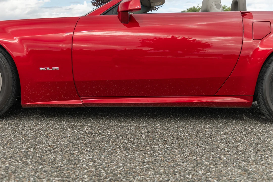 2005 Cadillac XLR - Image 30 of 31