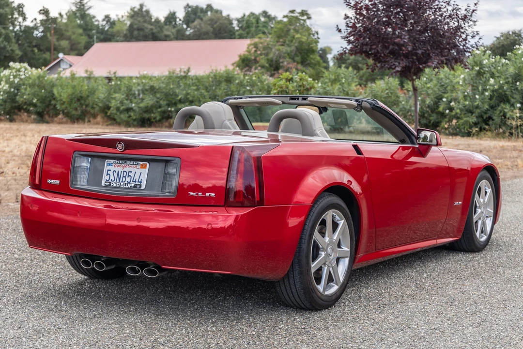 2005 Cadillac XLR - Image 6 of 31