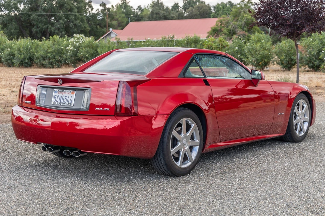 2005 Cadillac XLR - Image 14 of 31