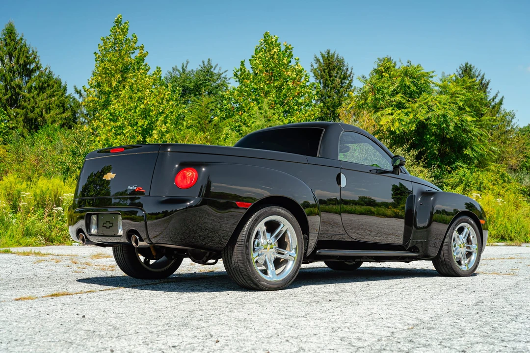 2005 Chevrolet SSR - Image 30 of 31