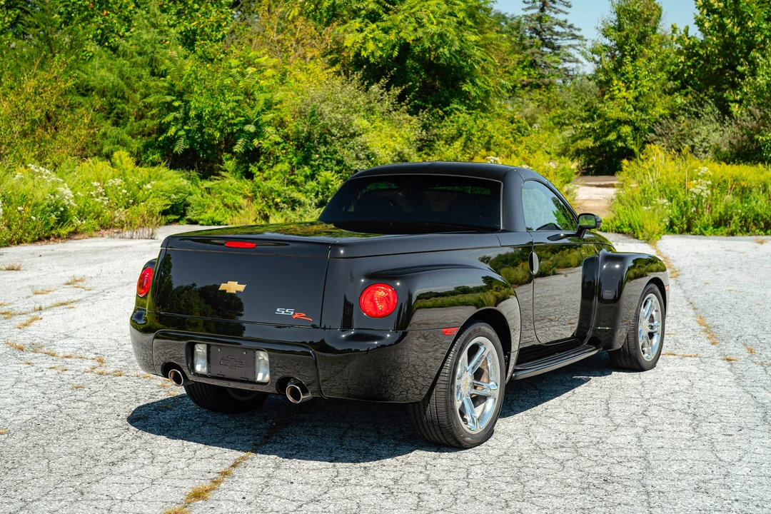 2005 Chevrolet SSR - Image 28 of 31