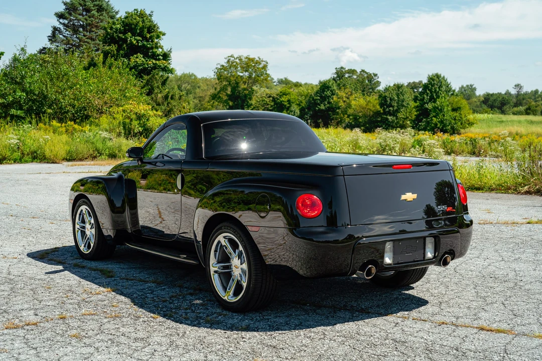 2005 Chevrolet SSR - Image 17 of 31