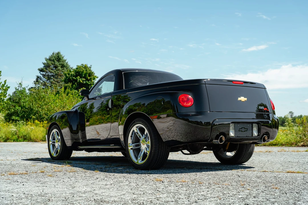 2005 Chevrolet SSR - Image 16 of 31