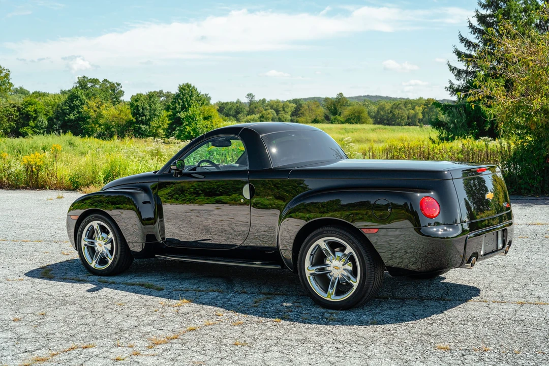 2005 Chevrolet SSR - Image 15 of 31