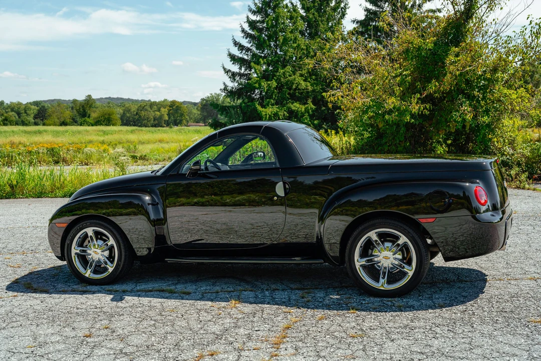 2005 Chevrolet SSR - Image 13 of 31