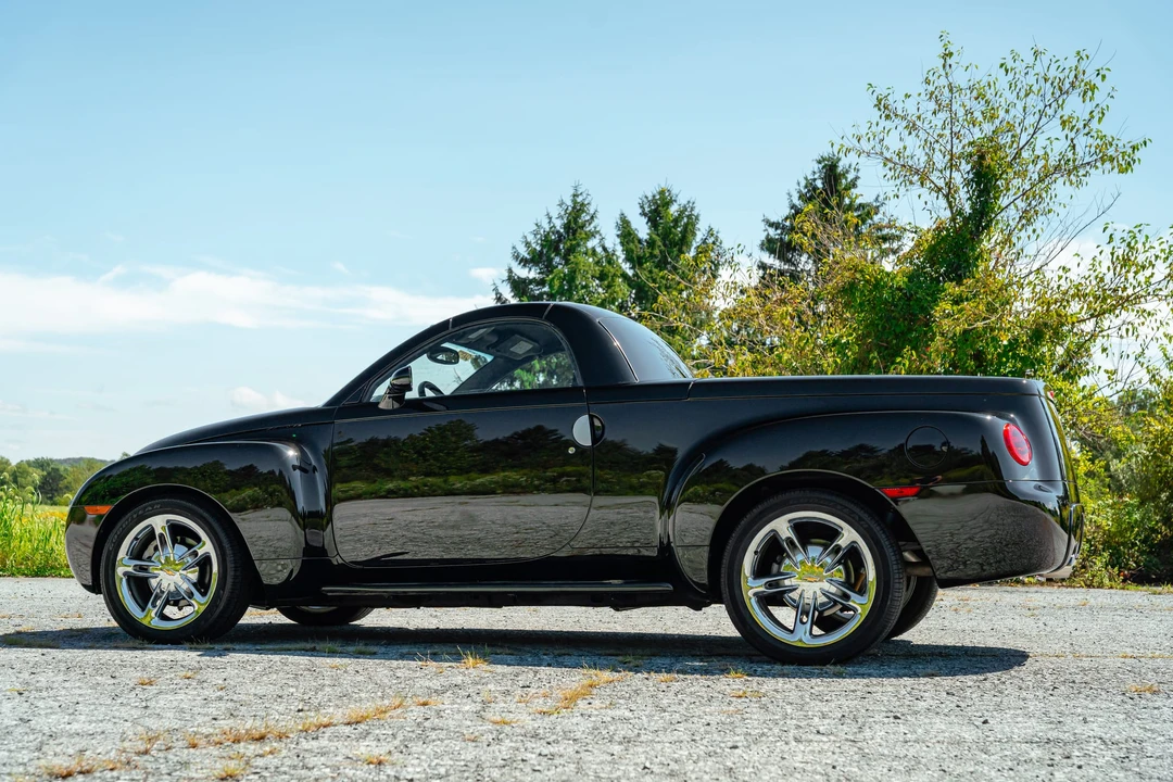 2005 Chevrolet SSR - Image 12 of 31