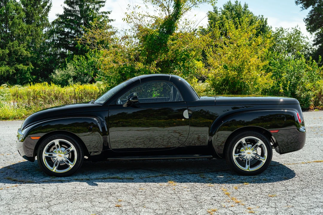 2005 Chevrolet SSR - Image 11 of 31