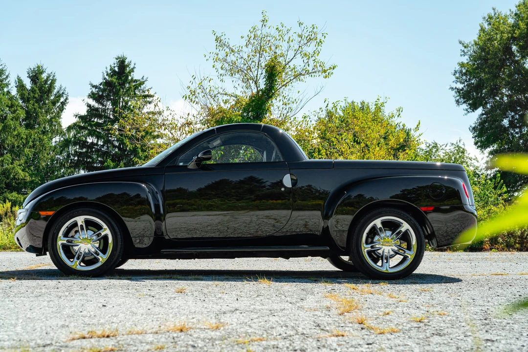 2005 Chevrolet SSR - Image 10 of 31