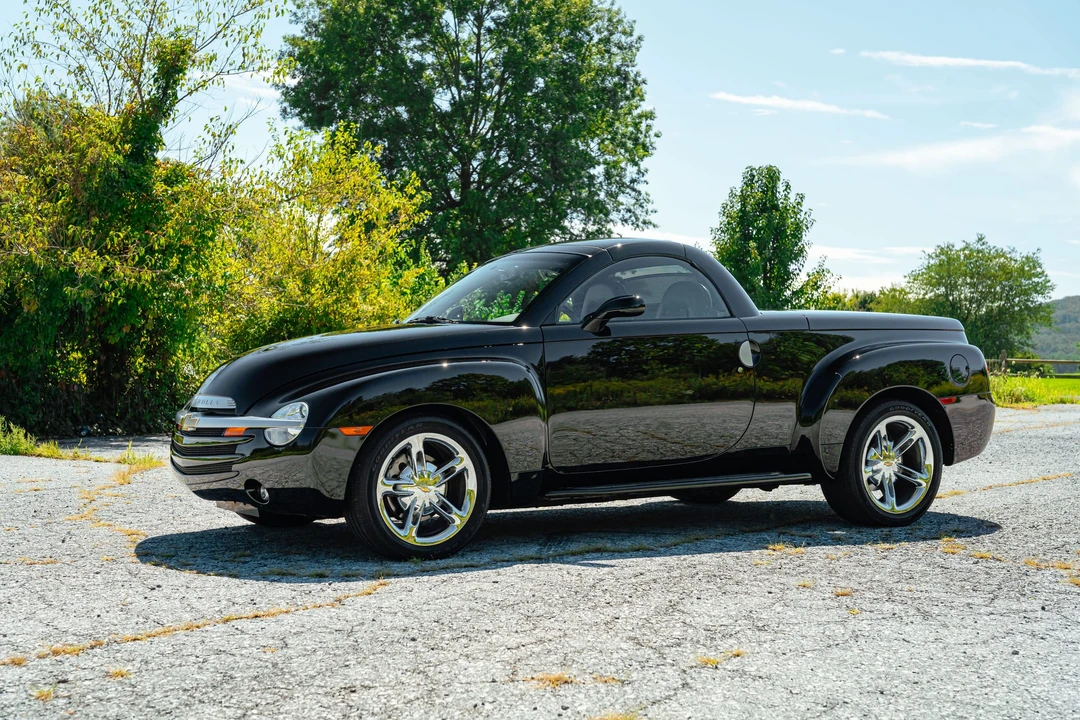 2005 Chevrolet SSR - Image 7 of 31