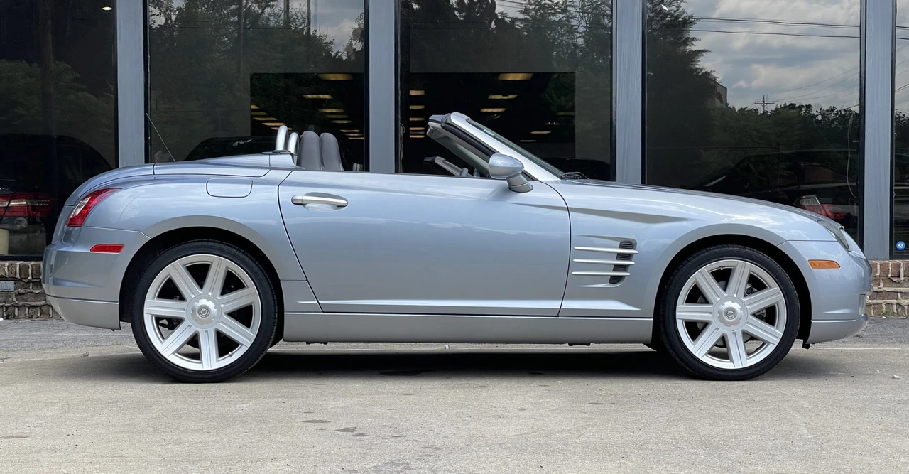 2005 Chrysler Crossfire - Image 10 of 31