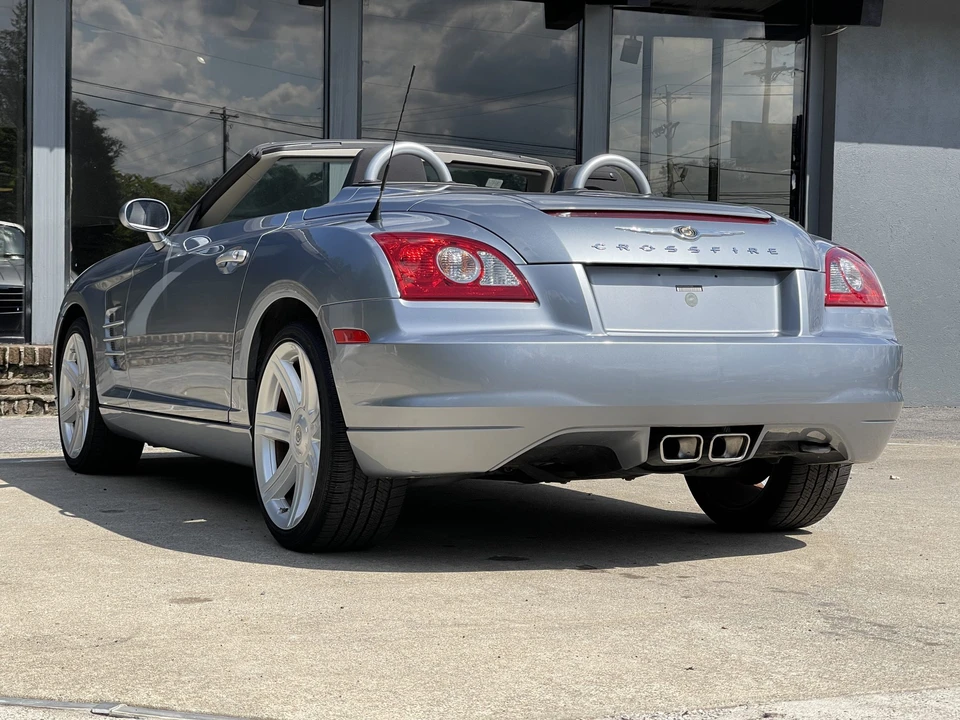 2005 Chrysler Crossfire - Image 19 of 31
