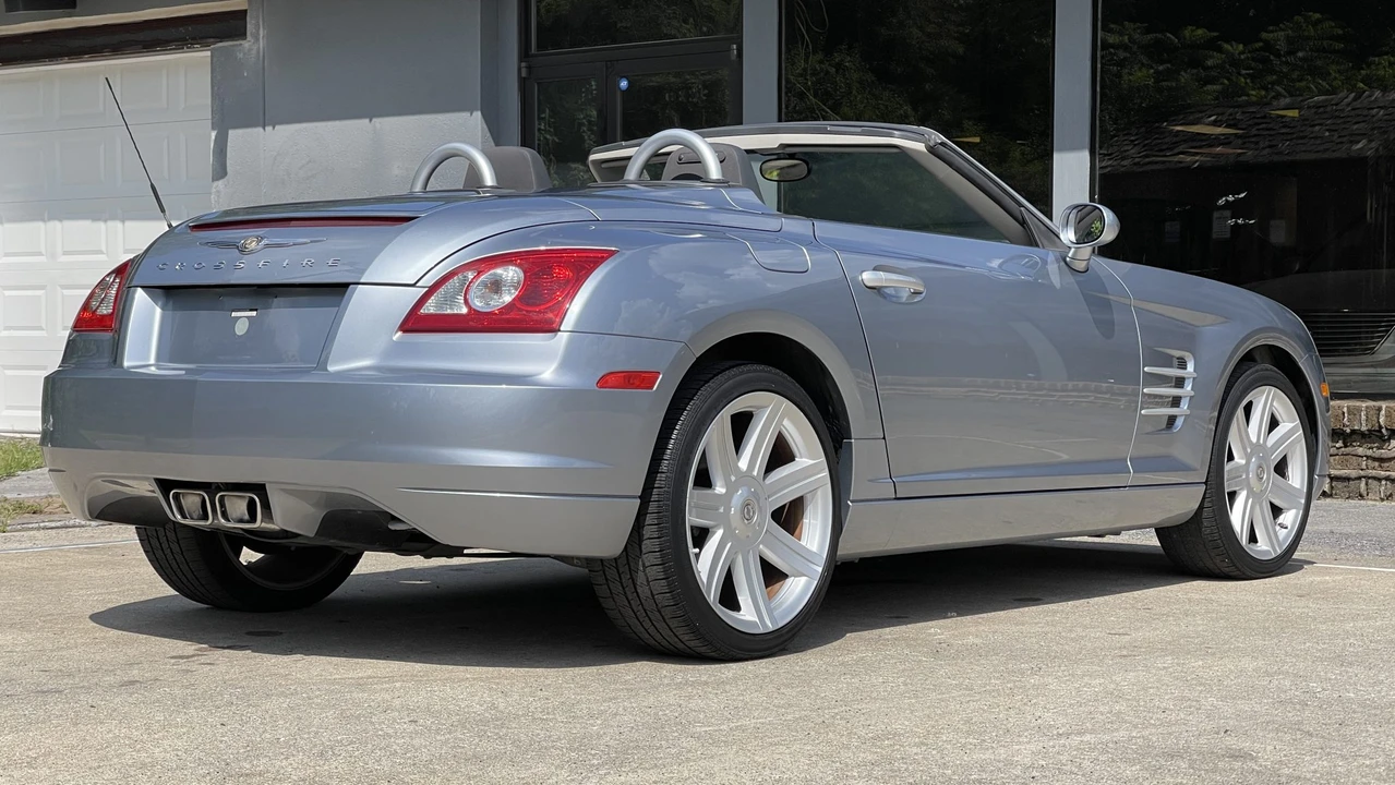 2005 Chrysler Crossfire - Image 15 of 31