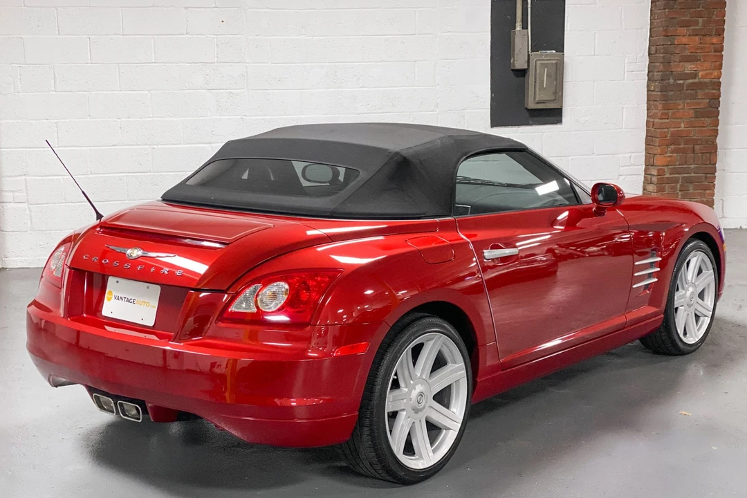 2005 Chrysler Crossfire - Image 25 of 31