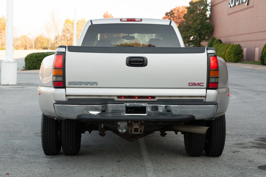 2005 GMC Sierra Heavy Duty 2nd Gen - Image 6 of 31