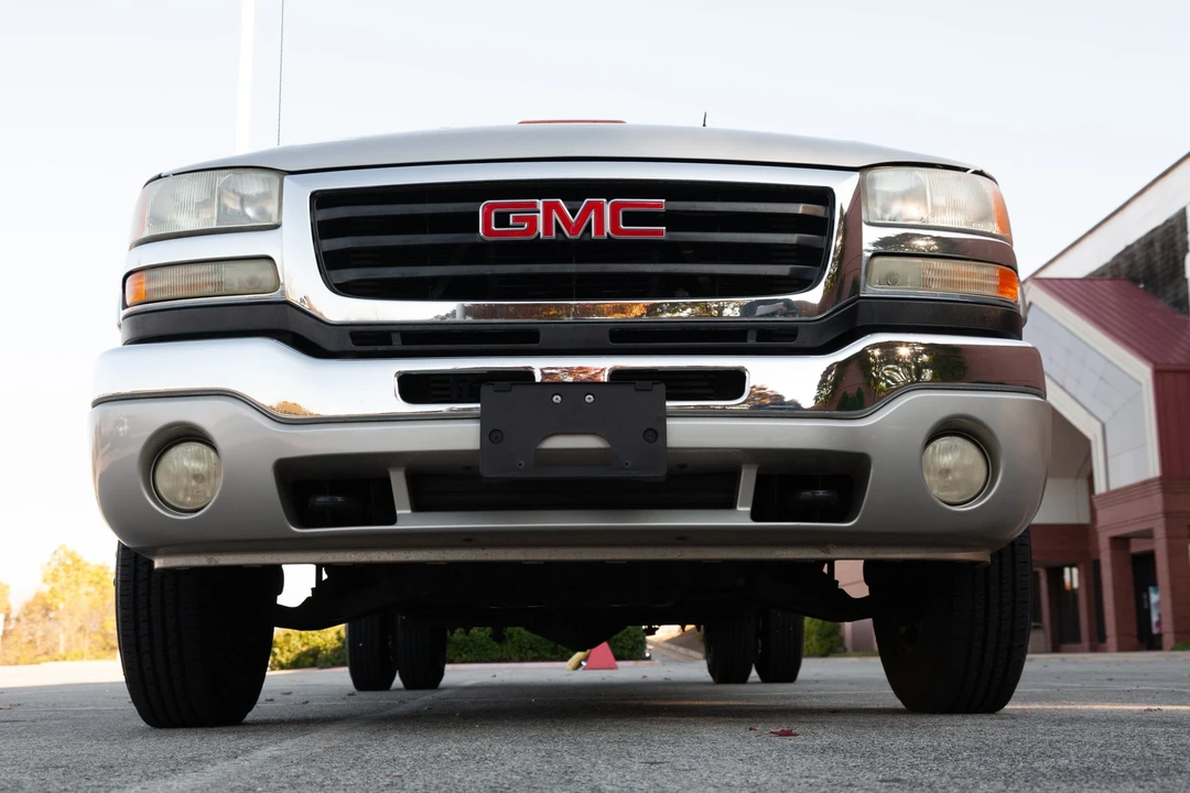 2005 GMC Sierra Heavy Duty 2nd Gen - Image 11 of 31
