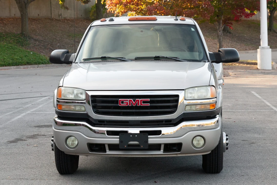 2005 GMC Sierra Heavy Duty 2nd Gen - Image 9 of 31