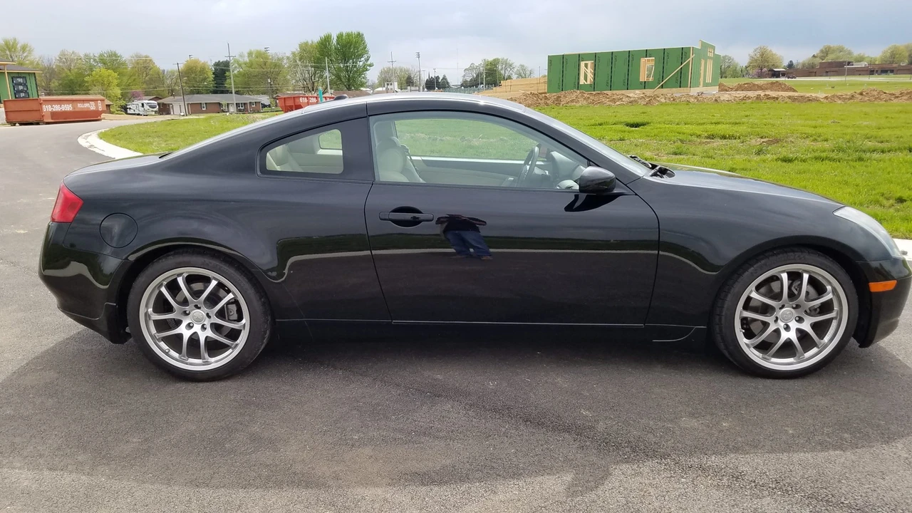 2005 Infiniti G35 3rd Gen - Image 2 of 31