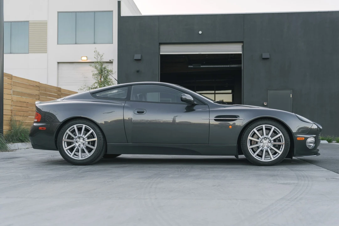 2006 Aston Martin Vanquish 1st Gen - Image 10 of 31